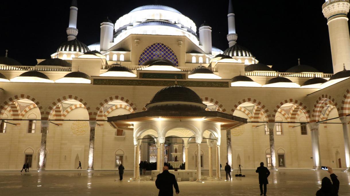 Se inaugura la mezquita más grande de Turquía