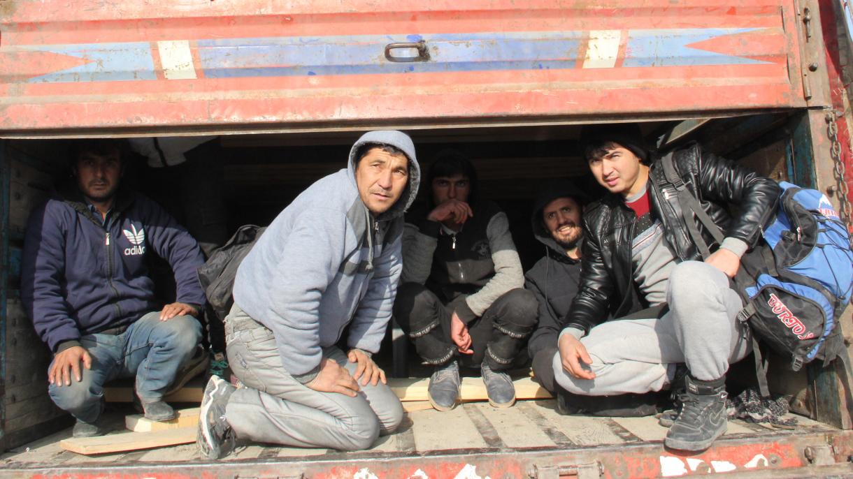 Συλλήψεις 183 παράτυπων μεταναστών στην Ιζμίρ