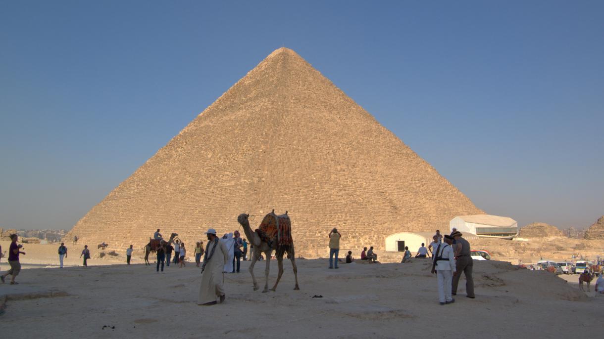 Учени откриха нова камера в Хеопсовата пирамида