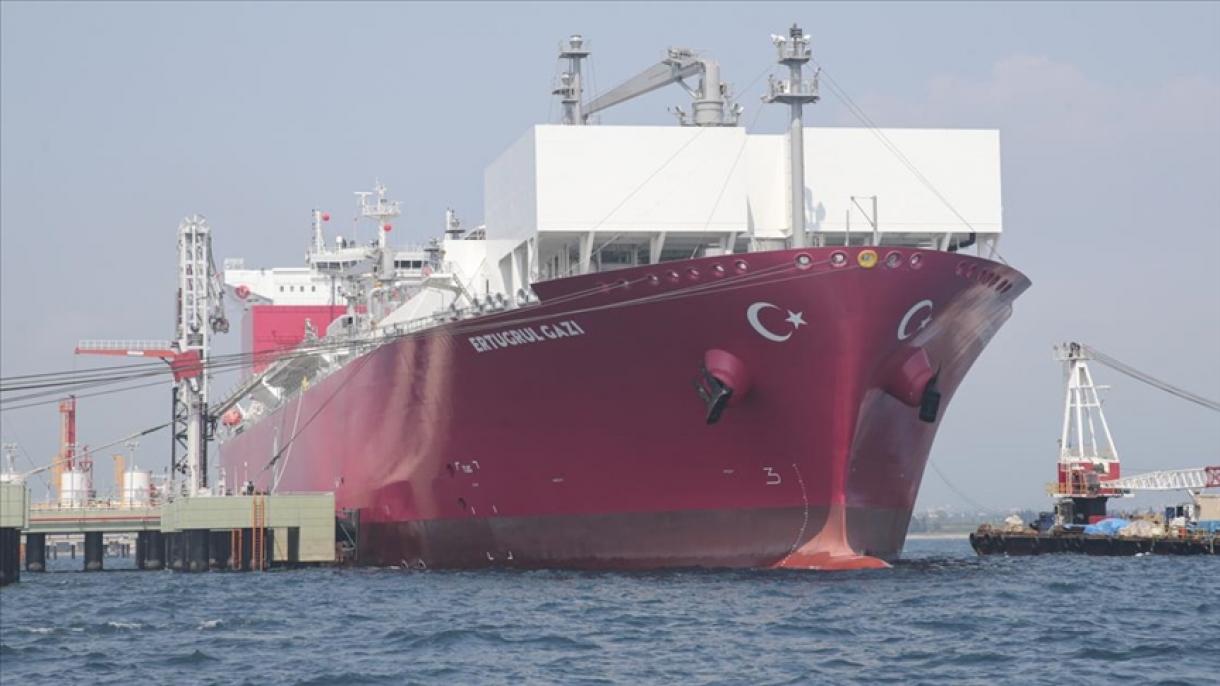 Feltöltötték Törökország első úszó gáztároló – és cseppfolyósító hajóját