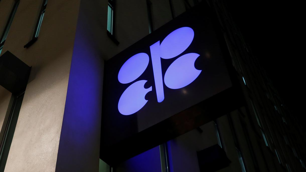 Precios del petróleo en 2020 abren al alza mientras el mercado espera recortes de la OPEP