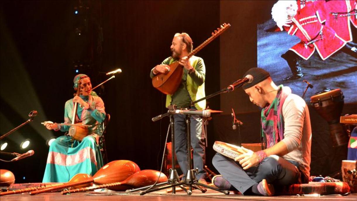 کنسرت گروه موسیقی «رستاک» ایران در استانبول