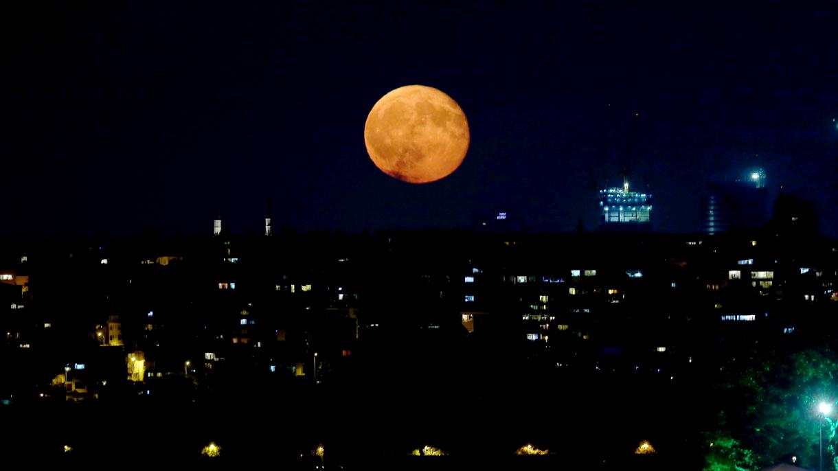 Questa notte la luna più grande mai Vista negli ultimi 70 anni