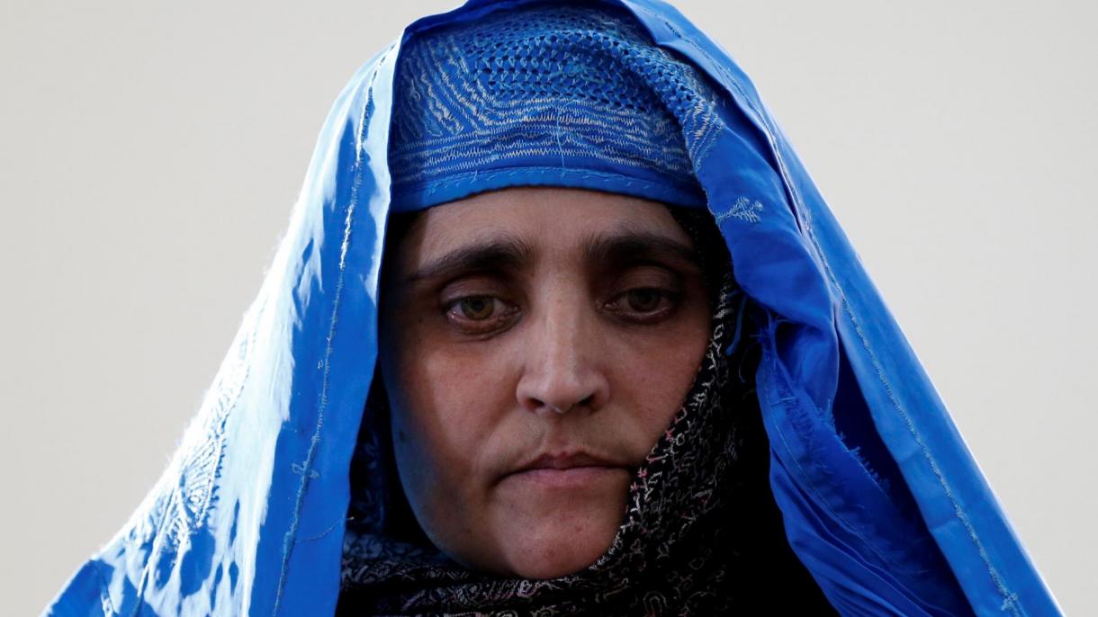 Афганистанката Шарбат Гула получи убежище в Италия