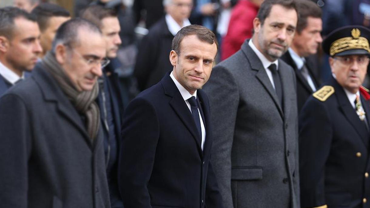 Emmanuel Macron riceverà  un gruppo di sindaci  all'Eliseo