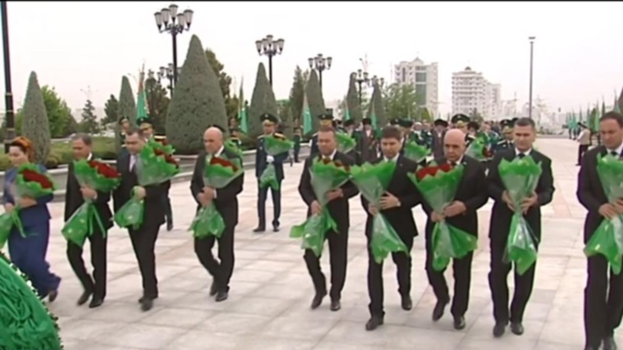“Anayasa ve Bayrak Günü” Türkmenistan’da Kutlandı (4).jpg