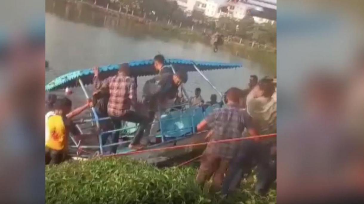 Accident tragic pe un lac din India: 14 persoane s-au înecat