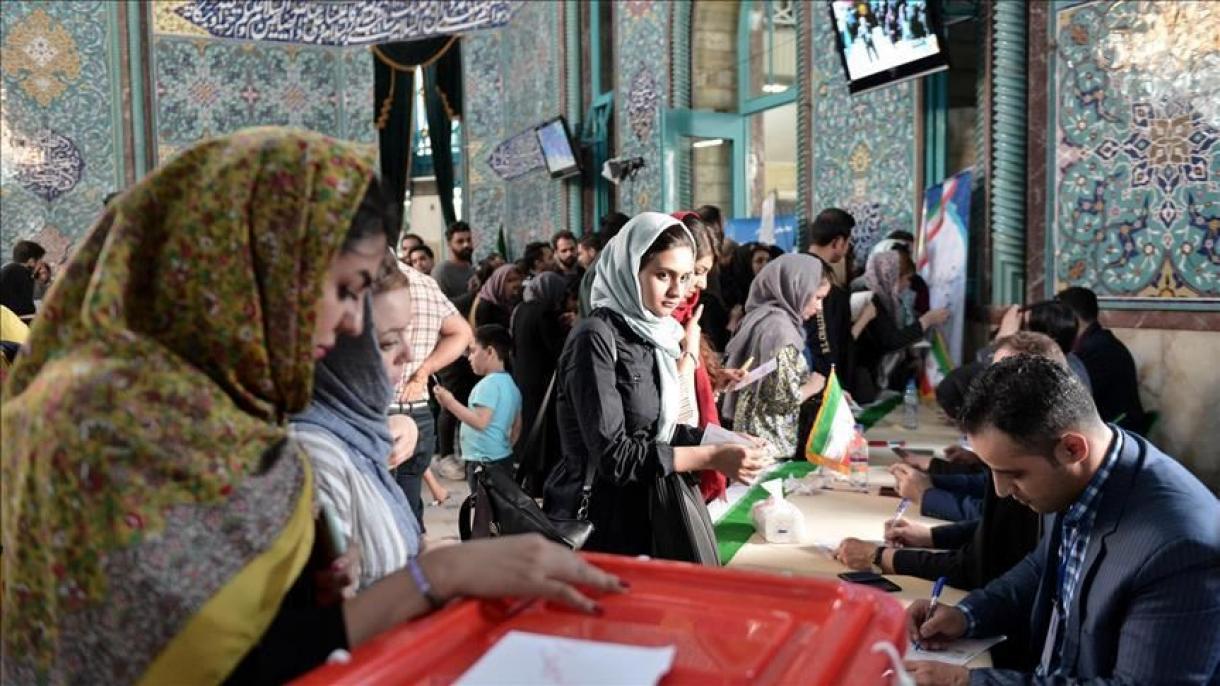 ممنوعیت استفاده از لباس و رنگ خاص برای تبلیغات نامزدهای انتخابات مجلس ایران