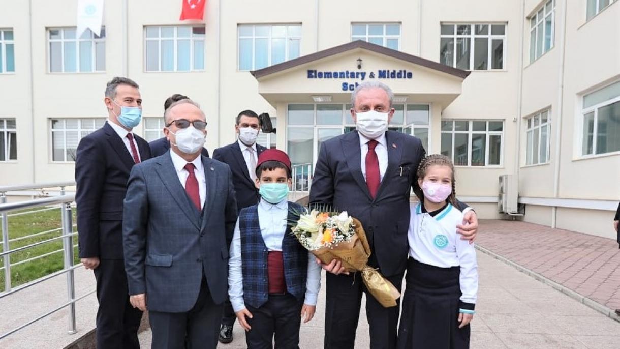 Meclis Başkanı Mustafa Şentop Kuzey Makedonya Maarif Okulları1.jpg