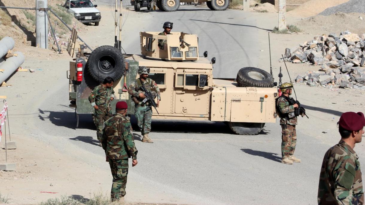 افغان دارالحکومت میں پولیس گاڑی پر بم حملہ