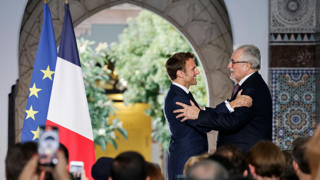 A párizsi Nagymecset alapításának 100. évfordulóján vett részt Macron