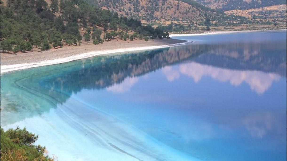 美しすぎる「トルコのモルディブ」サルダ湖に1年間で140万人