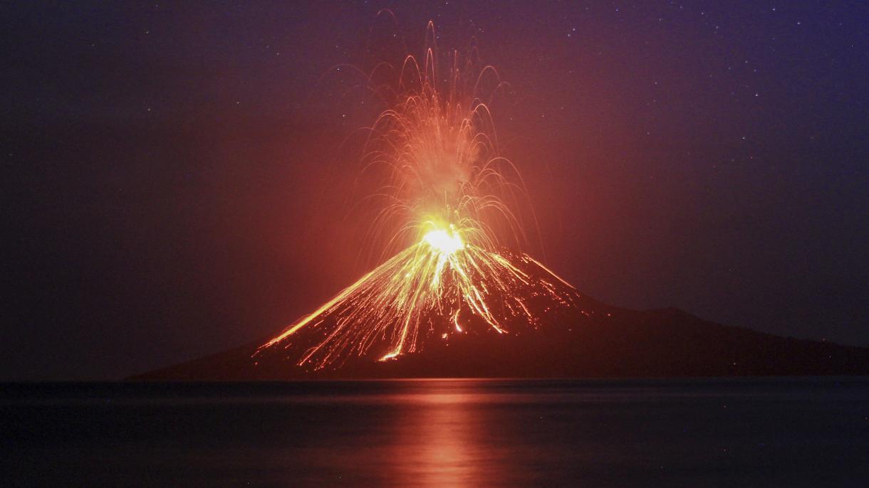 ''Anak Krakatau'' vulkanında 101  dәfә partlayış olub