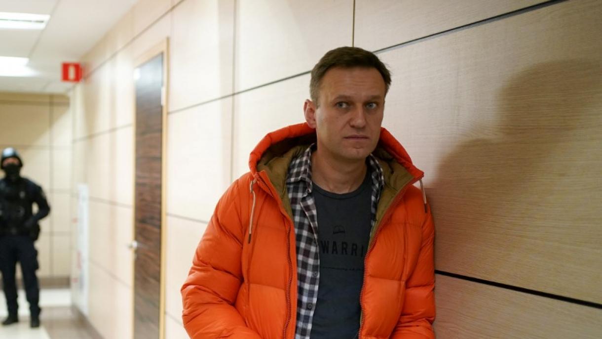 Russia, Navalny condannato a 3 anni e 5 mesi di carcere