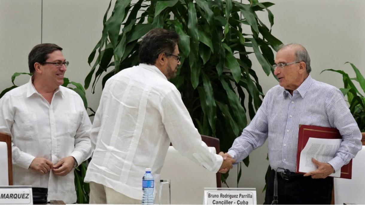 El Gobierno colombiano y las FARC firman un nuevo acuerdo de paz