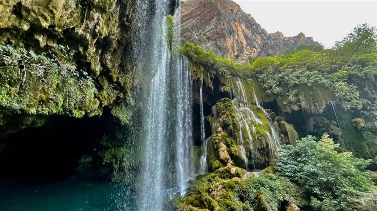 آبشار "یئرکوپرو" در مرسین آماده پذیرایی از گردشگران داخلی و خارجی