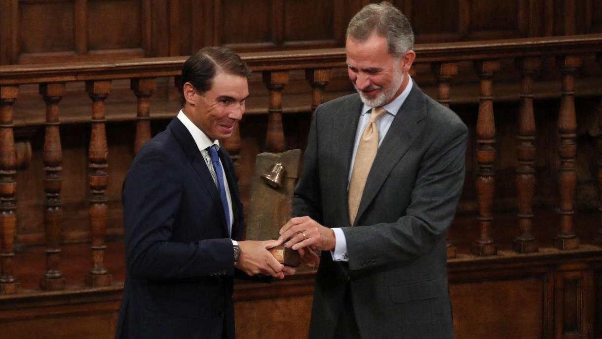 Rafael Nadal recibe el Premio Camino Real de manos del rey Felipe VI