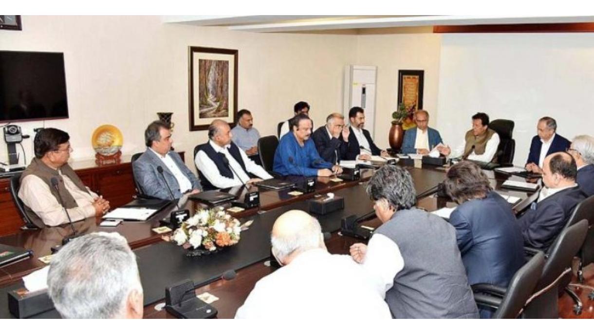 تاجر برادری  ملک میں اقتصادی  استحکام قائم کرنے کے لیے اپنا کردار ادا کرے : وزیراعظم عمران خان