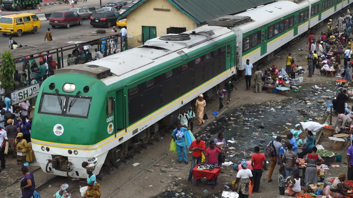 尼日利亚列车出轨致多人丧生