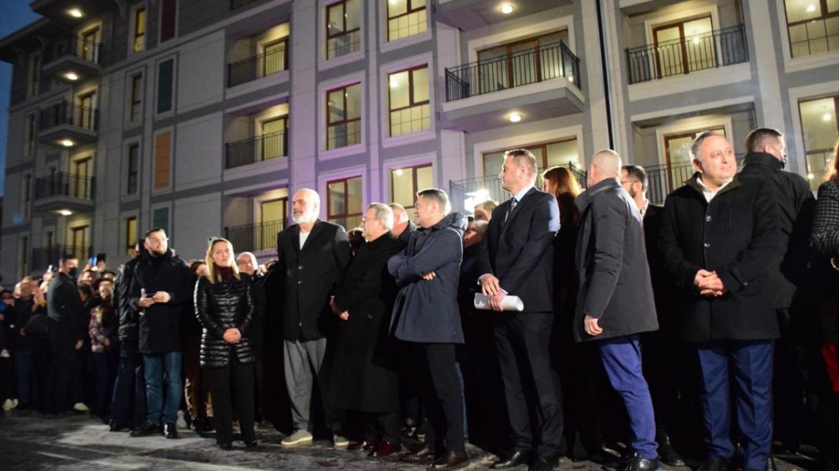 Se entregan viviendas construidas por Turquía a familias afectadas por terremoto de 2019 en Albania