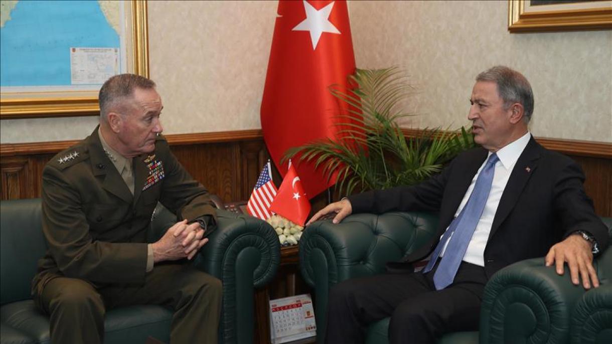 دیدار وزیر دفاع ملی ترکیه با فرمانده ستاد مشترک ارتش آمریکا در آنکارا