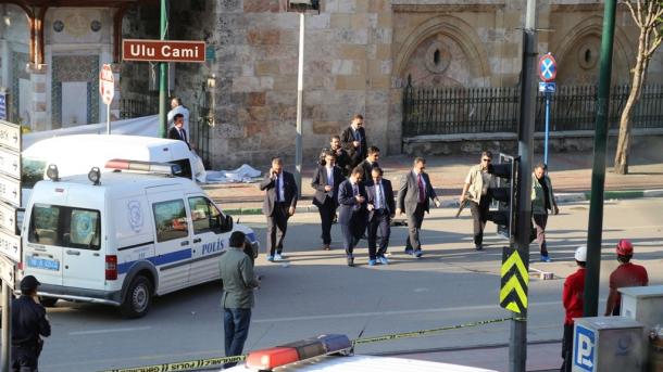 Cúpula estatal repudia el ataque terrorista perpetrado en Bursa