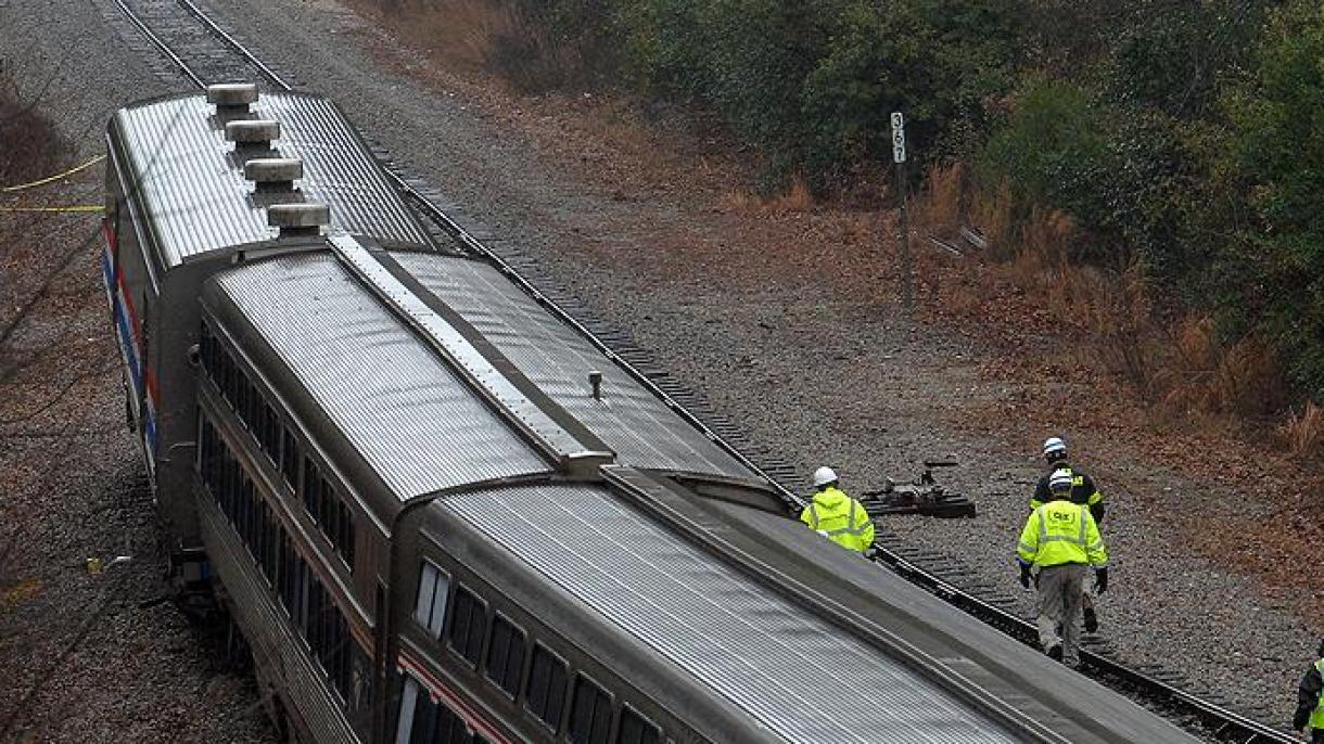 تصادف دو قطار در ایالات متحده امریکا: 2 کشته و نزدیک به 70 مجروح