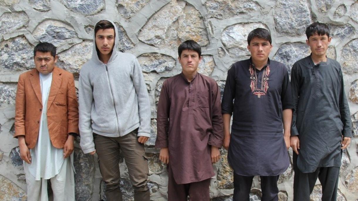 afghanistanliq birqanche qanunsiz köchmen qolgha chüshti