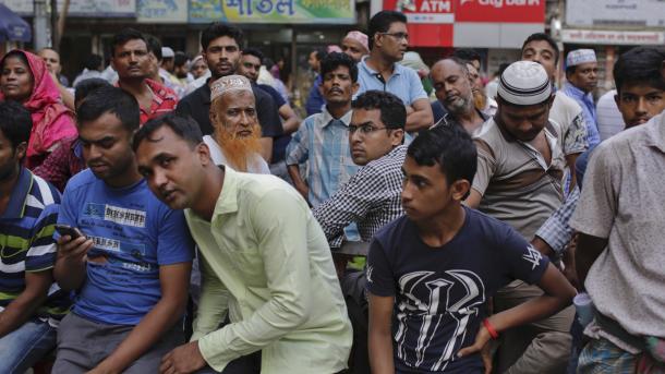 موج بازداشت ها در بنگلادش ادامه دارد