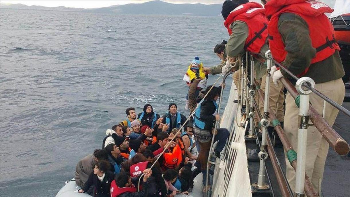 نجات 12 مهاجر غیرقانونی از خطر غرق شدن توسط گارد ساحلی ترکیه