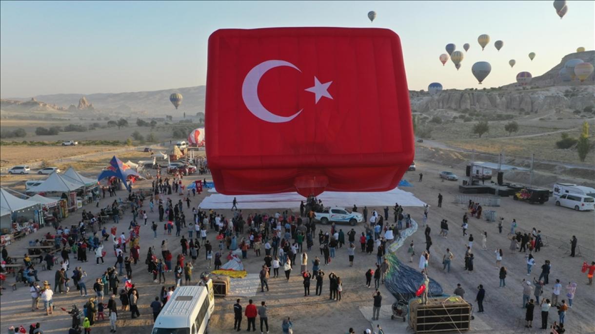 En Nevşehir se introdujo el globo aerostático de producción nacional