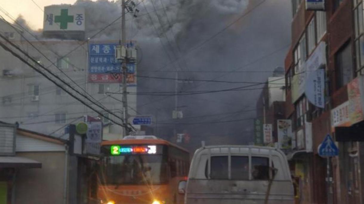 韩国一家医院发生火灾