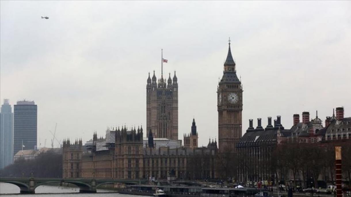 حکومت انگلستان با نخست وزیری بوریس جانسون، اکثریت در پارلمان را از دست داد