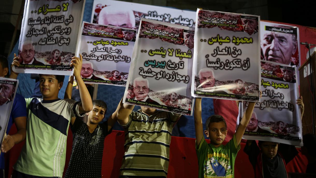 انتقاد فلسطینیان از حضور محمود عباس در مراسم تششیع جنازه شیمون پرز