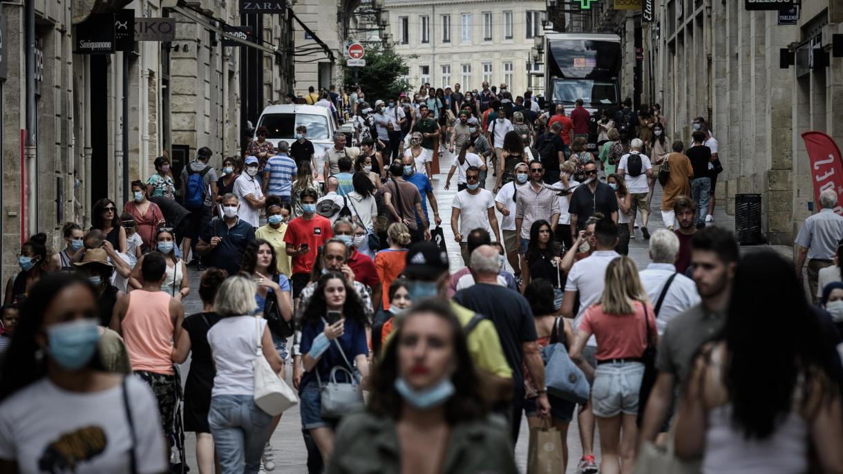 Se reporta un aumento del 27% en los casos de Covid-19 en Francia