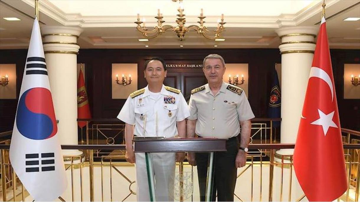 دیدار رئیس ستاد کل ارتش ترکیه با فرمانده نیروی دریایی جمهوری کره