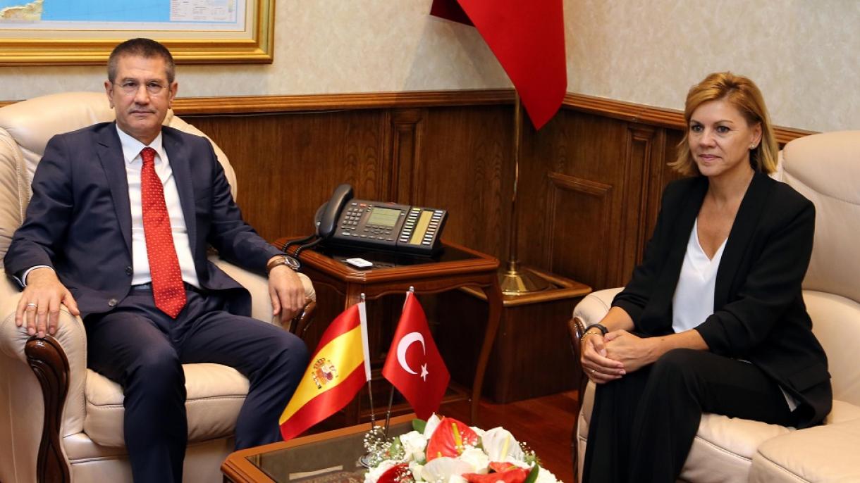 La ministra Cospedal mantiene contactos para reforzar relaciones hispano-turcas en defensa