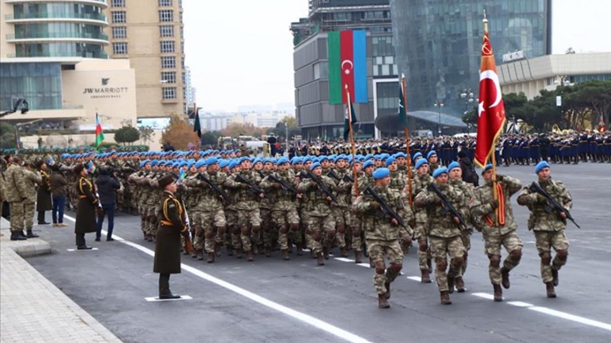 Azərbaycanlılar həyəcanla dekabrın 10-da keçiriləcək hərbi paradı gözləyirlər