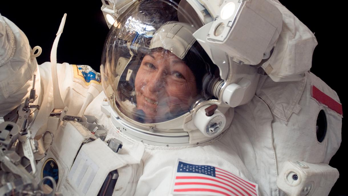 美国女宇航员再度打破太空行走纪录