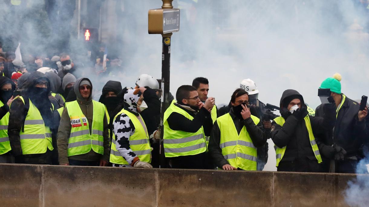 法国内政部长：60%公路雷达遭“黄背心”示威者损坏