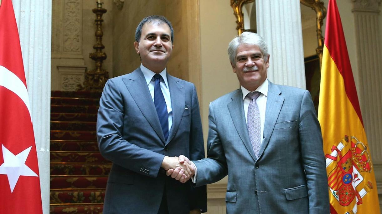 Ministro espanhol dos Exteriores analisa com Ömer Çelik as perspectivas de relações com a UE