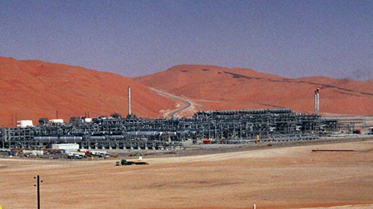 Dronların hücumu Səudiyyə Ərəbistanında neft hasilatını yarıbayarı azaltdı
