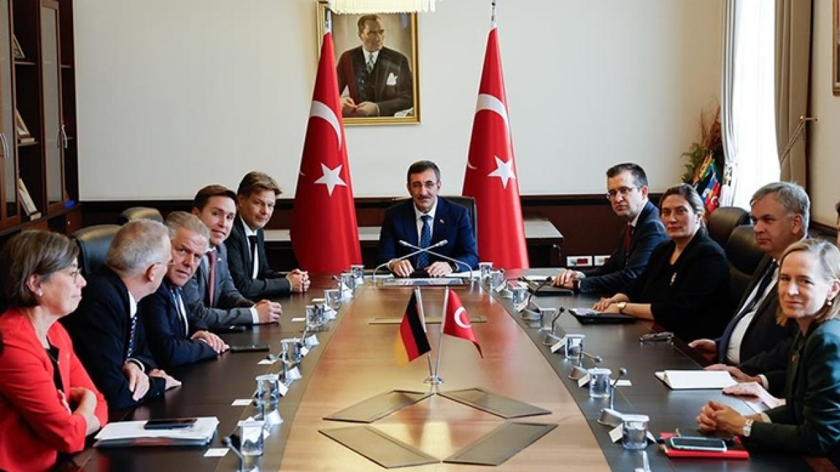 Вицепрезидентът Джевдет Йълмаз се срешна с германската делегация водена от Роберт Хабек