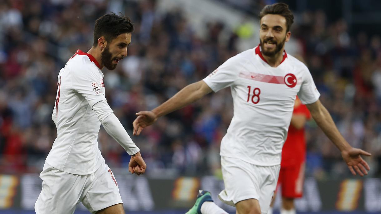 世界杯热身赛：土耳其-俄罗斯1比1