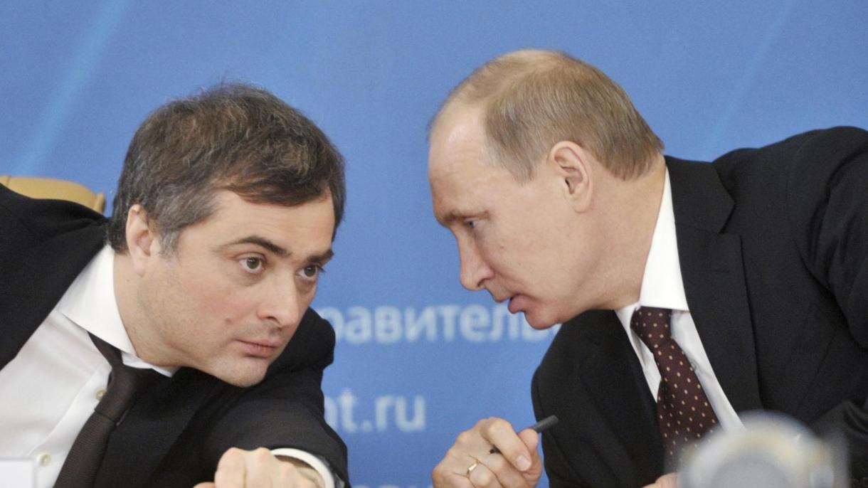 Putin rimuove dall’incarico il suo assistente, Surkov