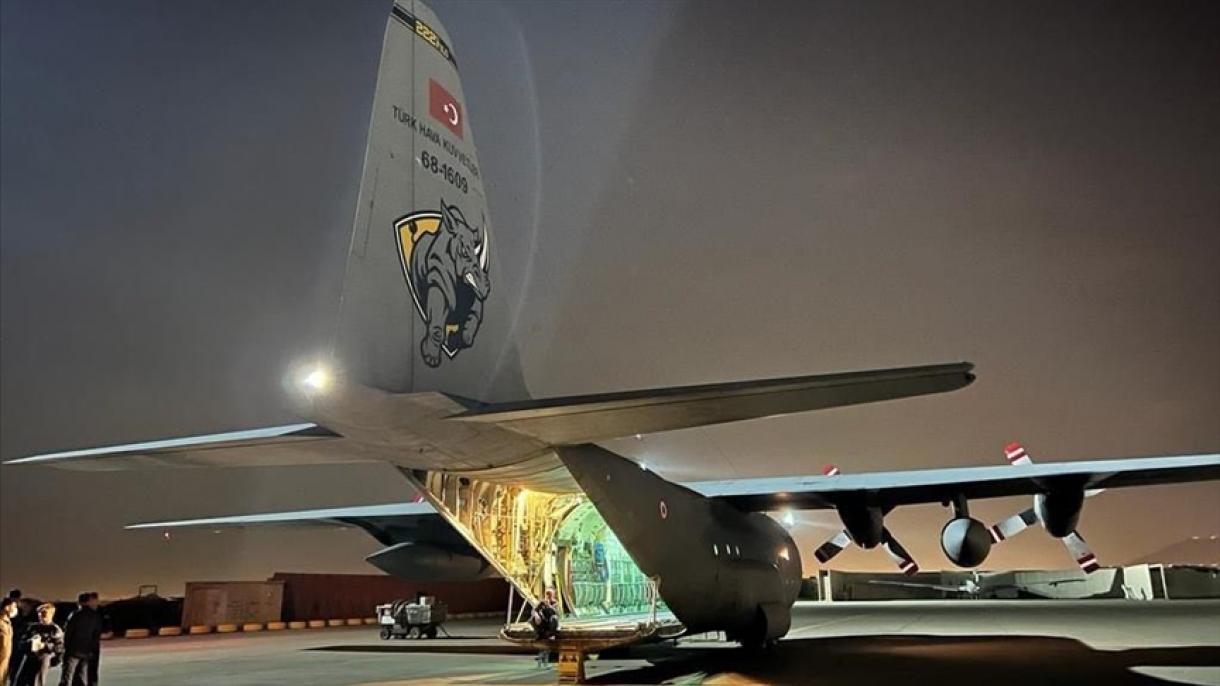 هواپیماهای ترکیه برای کمک به آسیب‌دیدگان سیل در ایران در تهران فرود آمدند