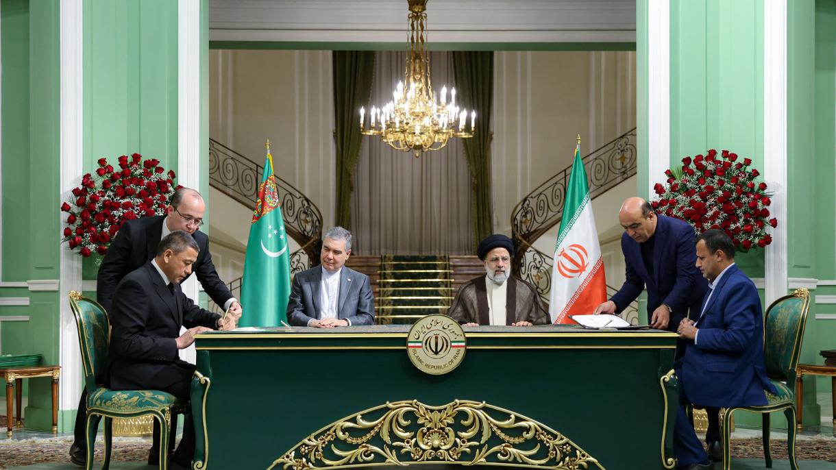 İran Türkmenistan Reisi Kurbankulu Berdi Muhamedov1.jpg