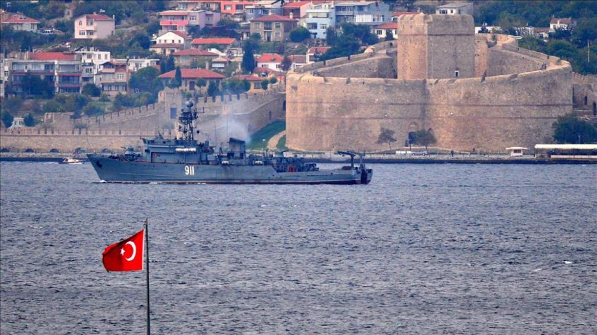 Rus flotyna degişli iki gämi Dardanel bogazyndan geçdiler