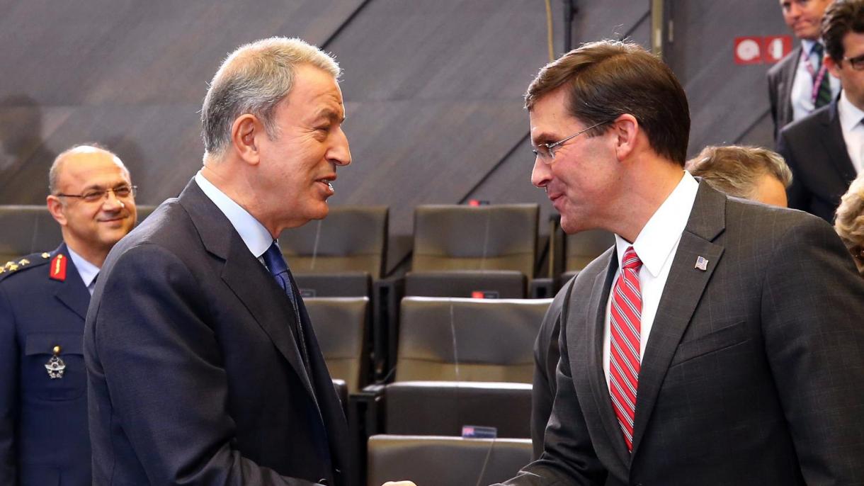 アカル国防相とエスパー米国務長官が会談 アカル国防相とエスパー米国務長官が会談