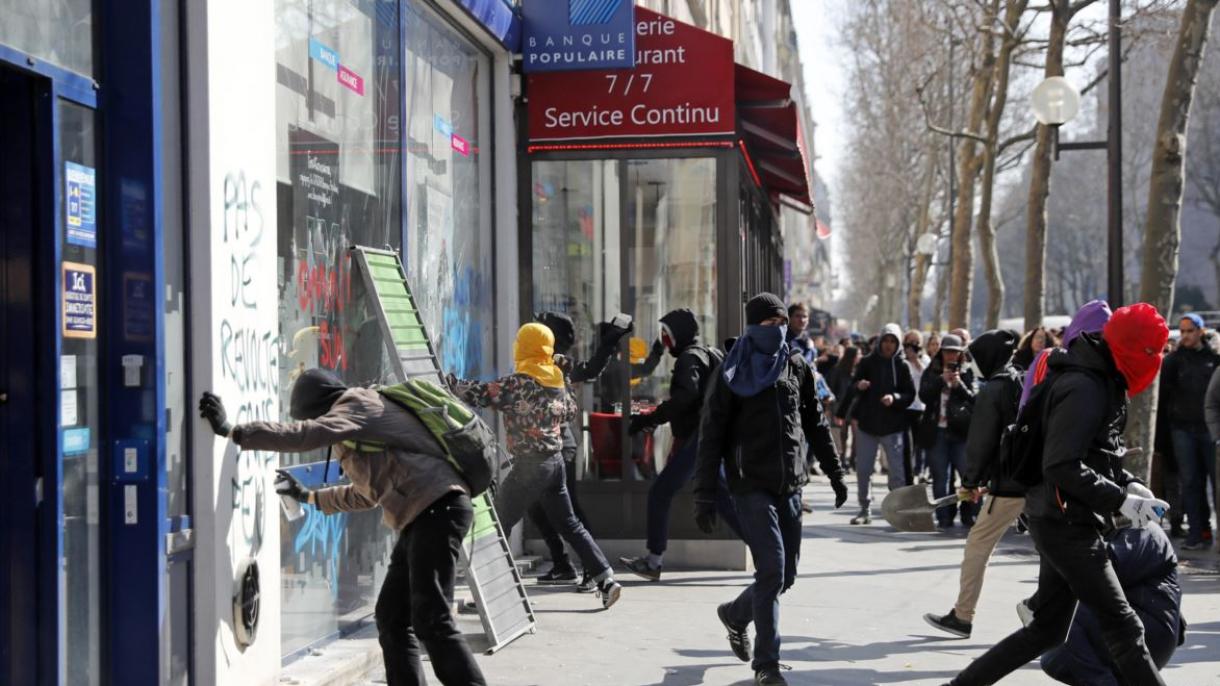 Több mint hárommillió eurós kárt okoztak a tüntetők Párizsban